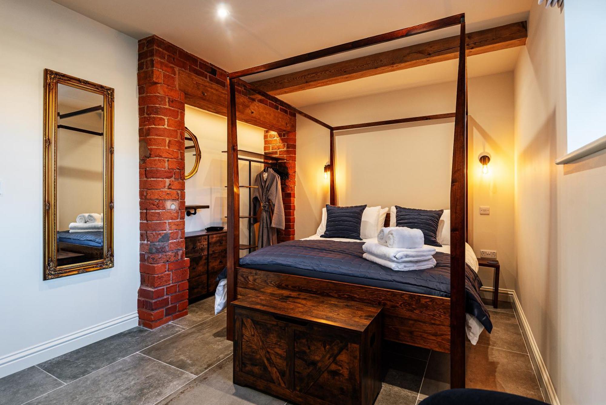 Pigeon House - Unique Barn With Private Garden, Hot Tub And Wood Burner Villa Shrewsbury Exterior photo